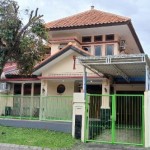 Disewakan Rumah Mewah di Graha Family Surabaya Barat Luas dan Siap Huni - Thumbnail 2