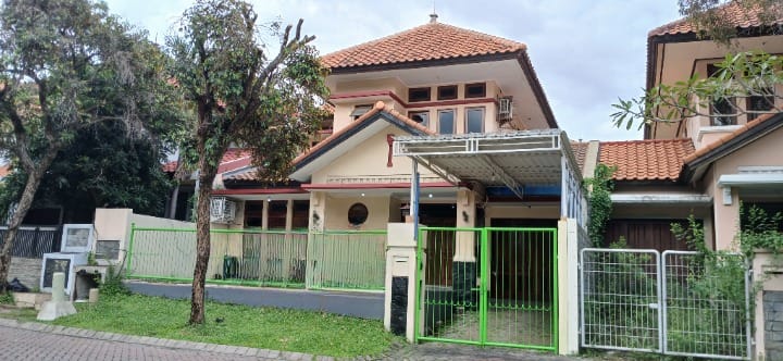 Disewakan Rumah Elite di Graha Familiy Surabaya Barat Mewah dan Nyaman - Image 1