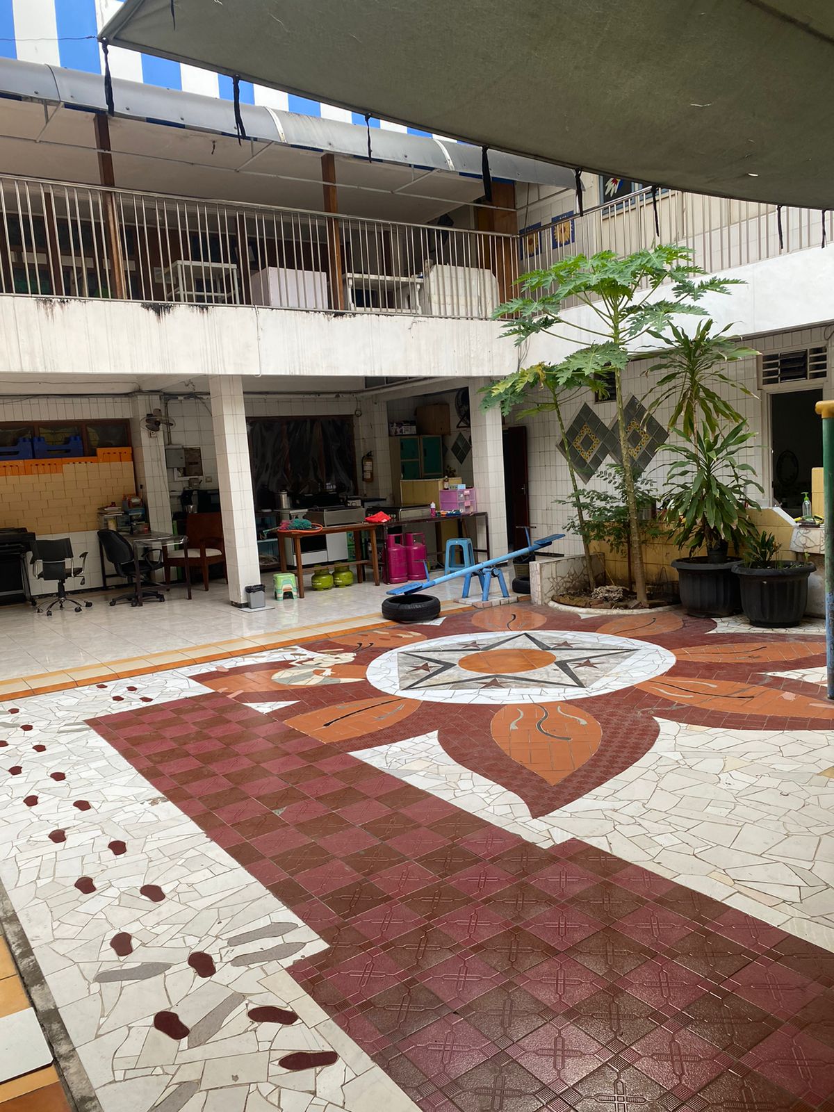 Dijual Rumah Eksklusif Untuk Investasi Di Kawasan Kartini Surabaya Pusat - Thumbnail 3