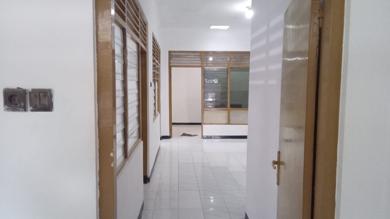 Disewakan Rumah Siap Huni Akses Mudah Lokasi Manyar Adi Surabaya Timur - Thumbnail 2