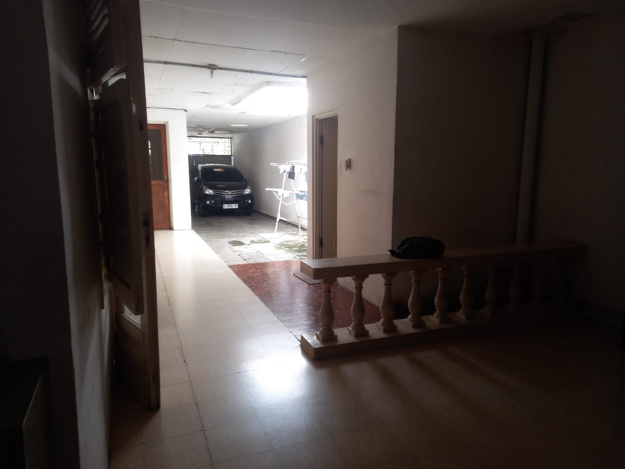 Rumah Disewakan Lokasi Strategis Untung Suropati Surabaya Pusat - Thumbnail 2