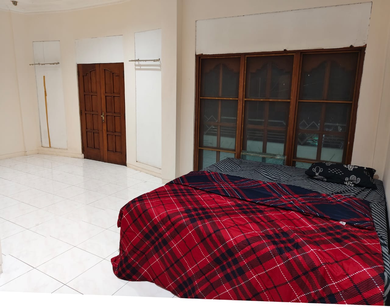 Jual Rumah Mewah Full Furnished di Real Estate Waru Indah Sidoarjo - Thumbnail 3