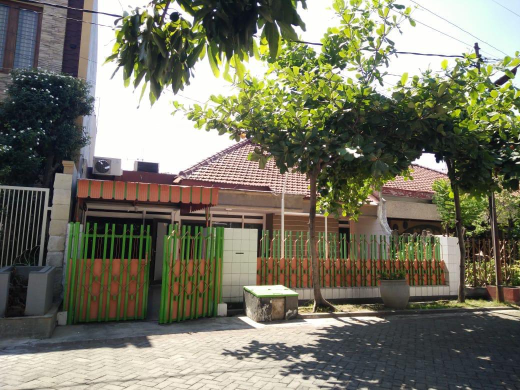 Dijual Rumah Nyaman Strategis Lokasi Manyar Tirtoyoso Surabaya Timur - Image 1