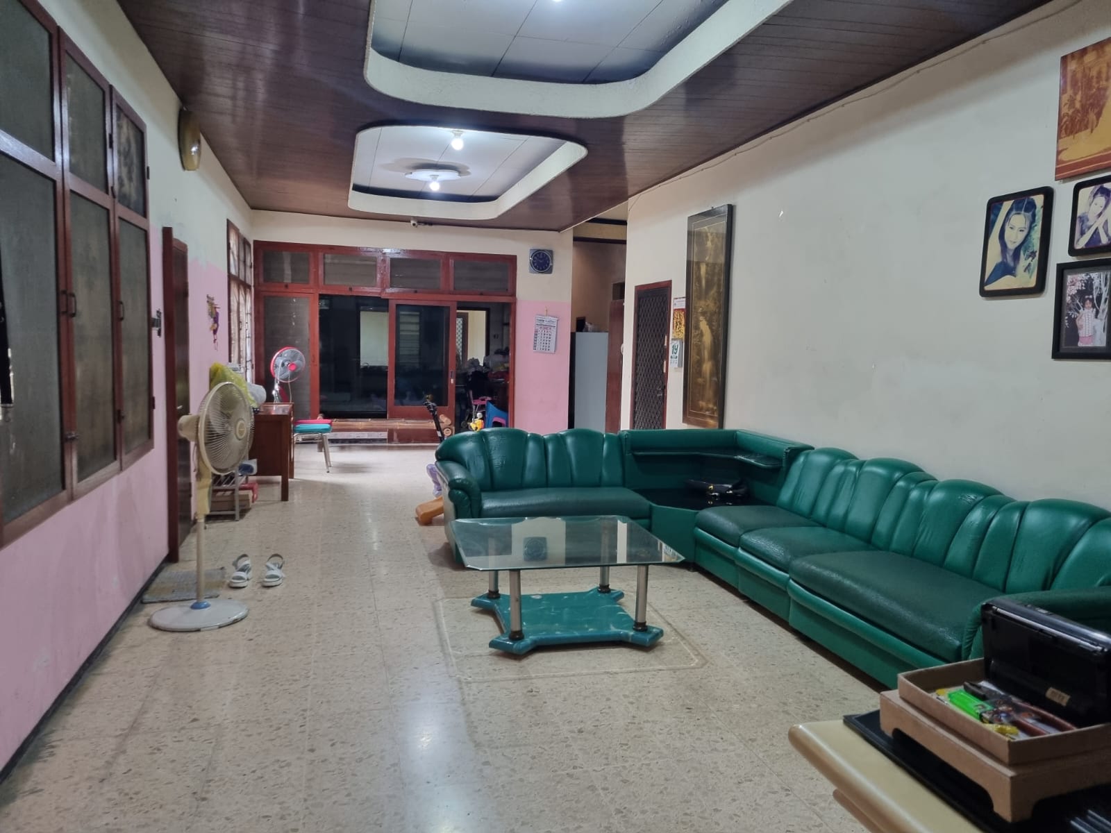 Dijual Rumah Luas dan Eksklusif di Petemon Simomulyo Surabaya Barat - Thumbnail 2