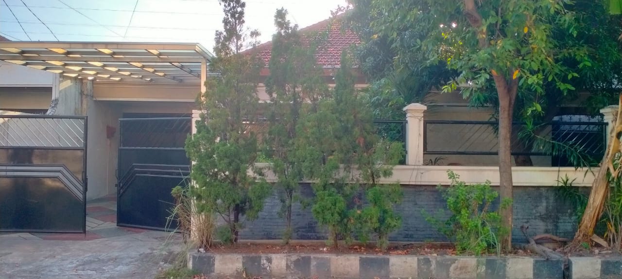 Disewakan Rumah Strategis di Kertajaya Indah Surabaya Timur - Image 1
