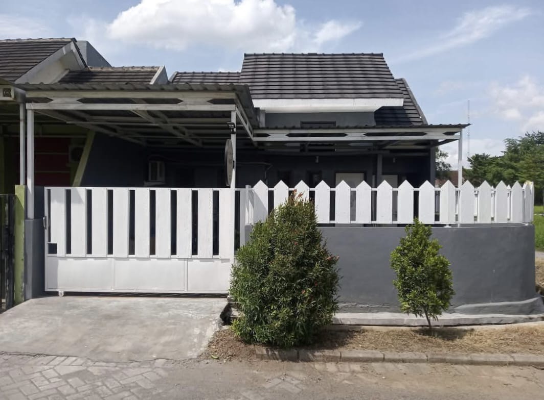 Dijual Rumah Hook Siap Tempati di Queen Park Residence Prambon Sidoarjo - Image 1