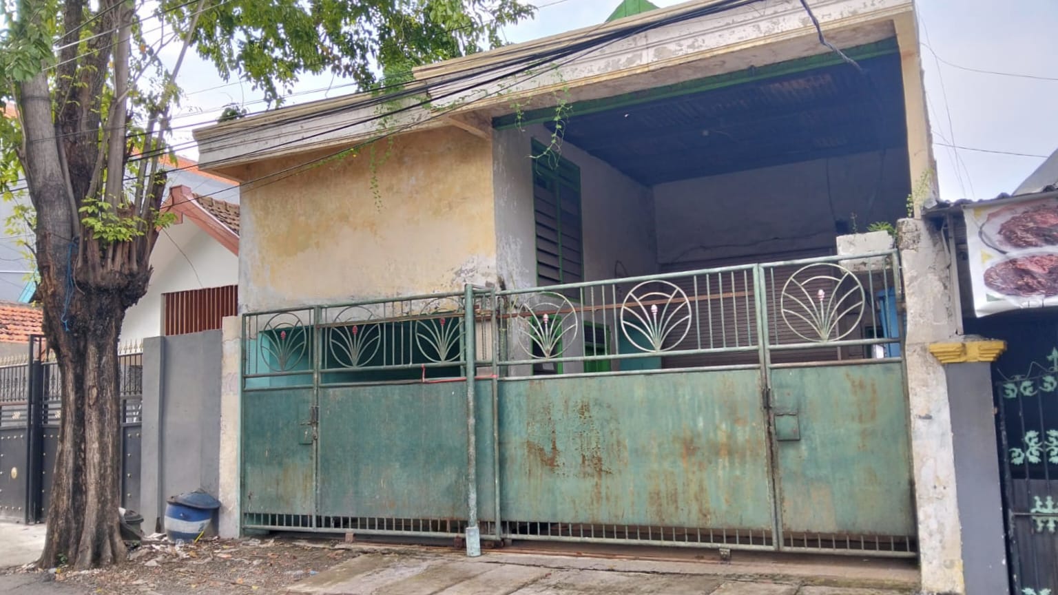 Dijual Cepat Rumah Strategis di Raya Simo Gunung Surabaya Barat - Image 1