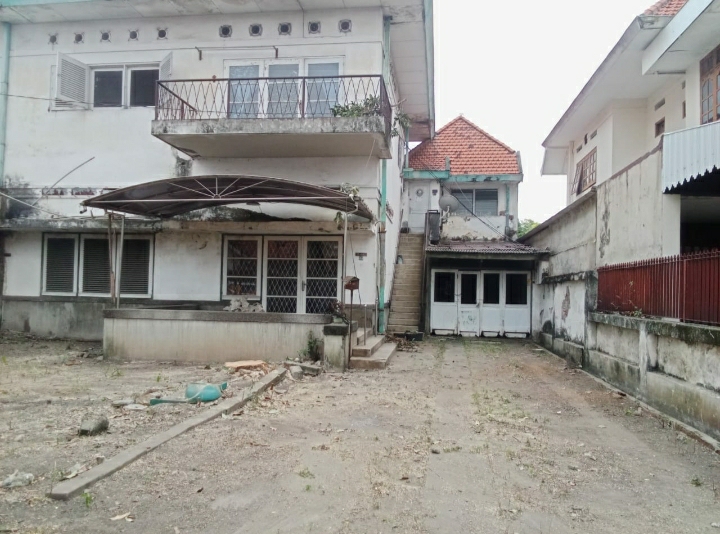 Dijual Rumah Legendaris di Dinoyo Surabaya Pusat - Image 1