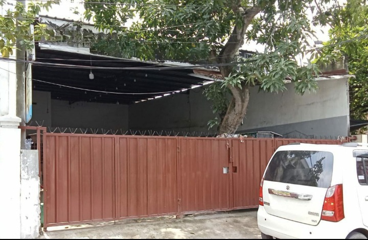 Disewakan Rumah Usaha di Lokasi Ramai Manukan Lor Surabaya Barat - Image 1