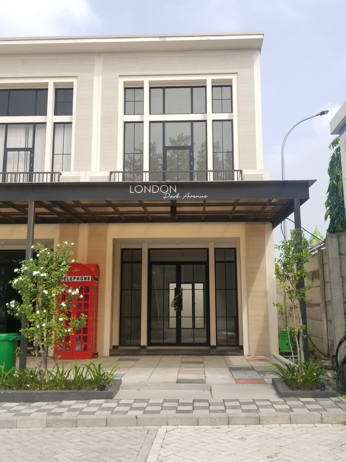 Disewakan Ruko Baru Gress di Wisata Bukit Mas London Park Avenue Surabaya Barat - Image 1