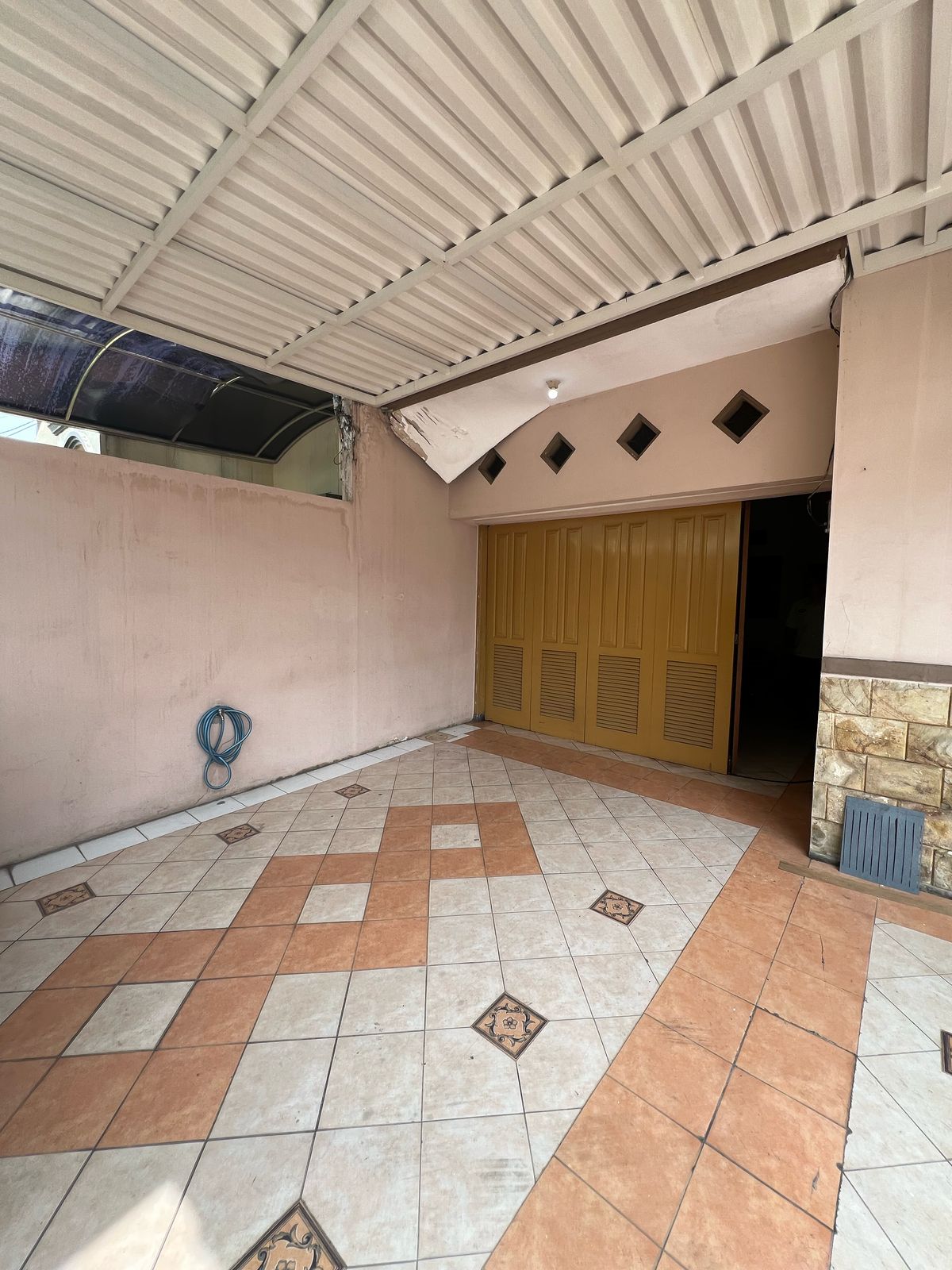 Rumah Dijual Lokasi Strategis di Taman Pondok Indah Surabaya Barat - Thumbnail 4