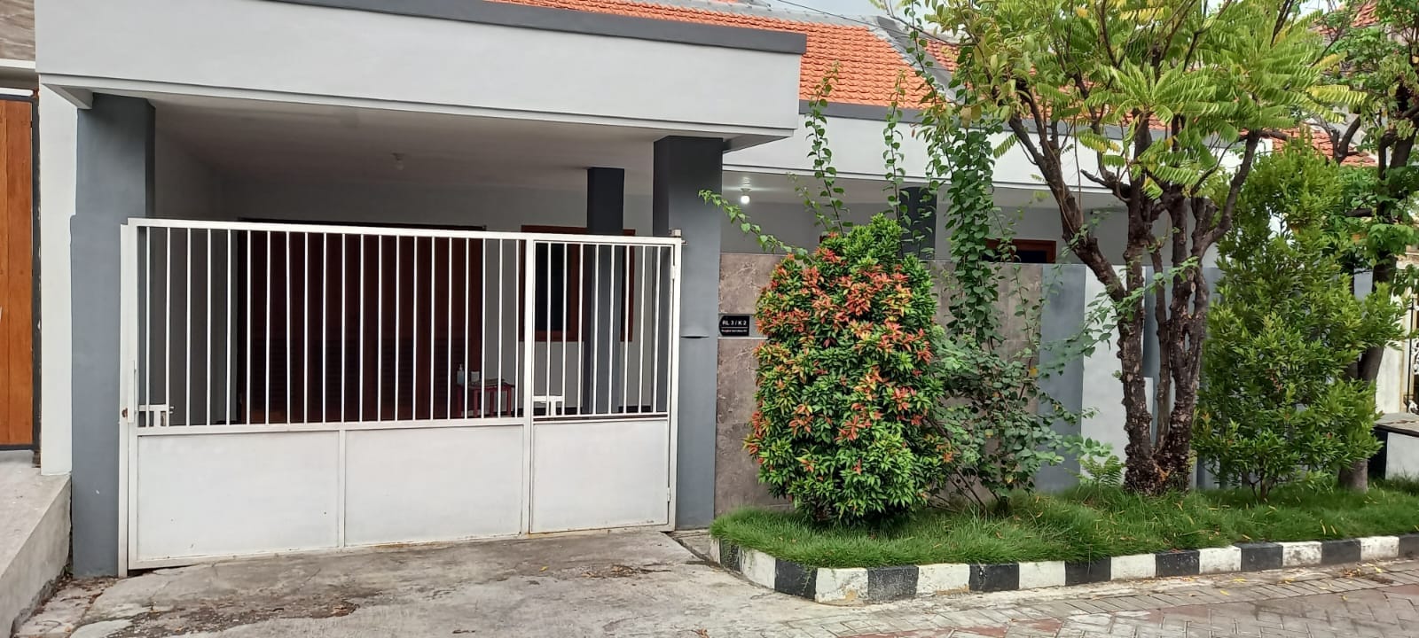 Dijual Rumah Strategis Lokasi Rungkut Asri Surabaya Timur - Image 1