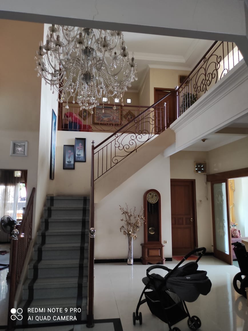Dijual Rumah Nyaman 2 Lantai di Taman Pondok Indah Surabaya Barat - Image 1