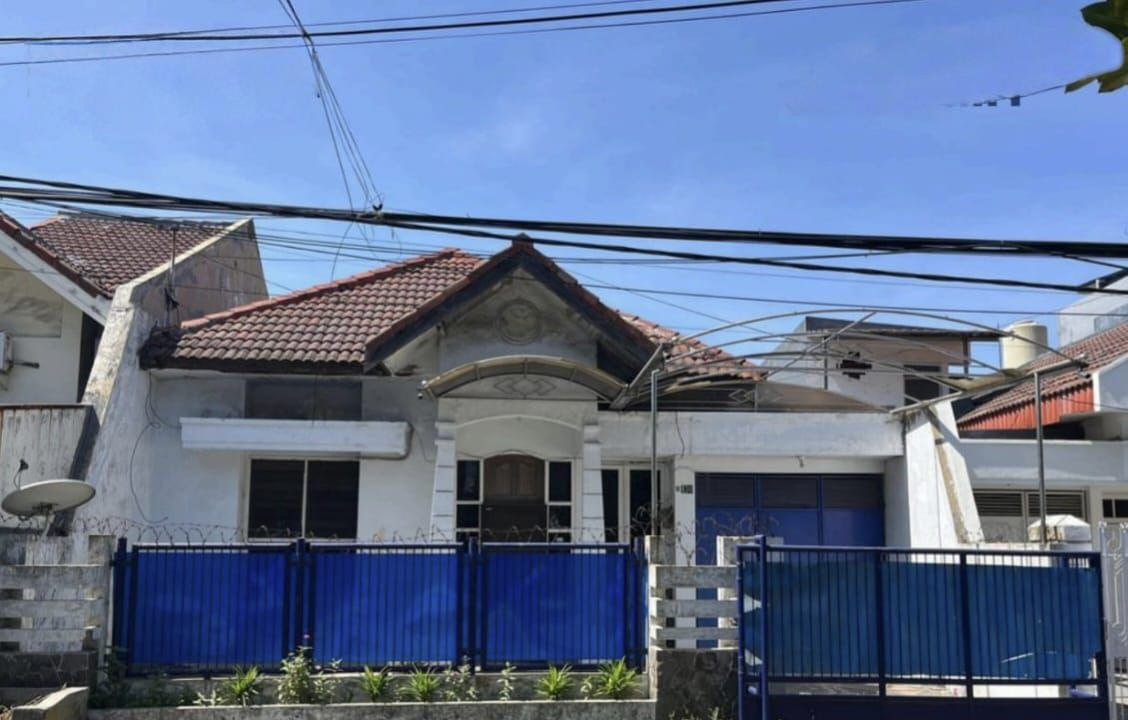 Dijual Lelang Rumah Nyaman di Dharmahusada Indah Barat Surabaya - Image 1