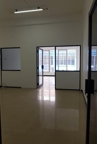 Disewakan Ruko 3,5 Lantai di Graha Mutiara Delta Sidoarjo Dekat Pusat Bisnis - Image 1