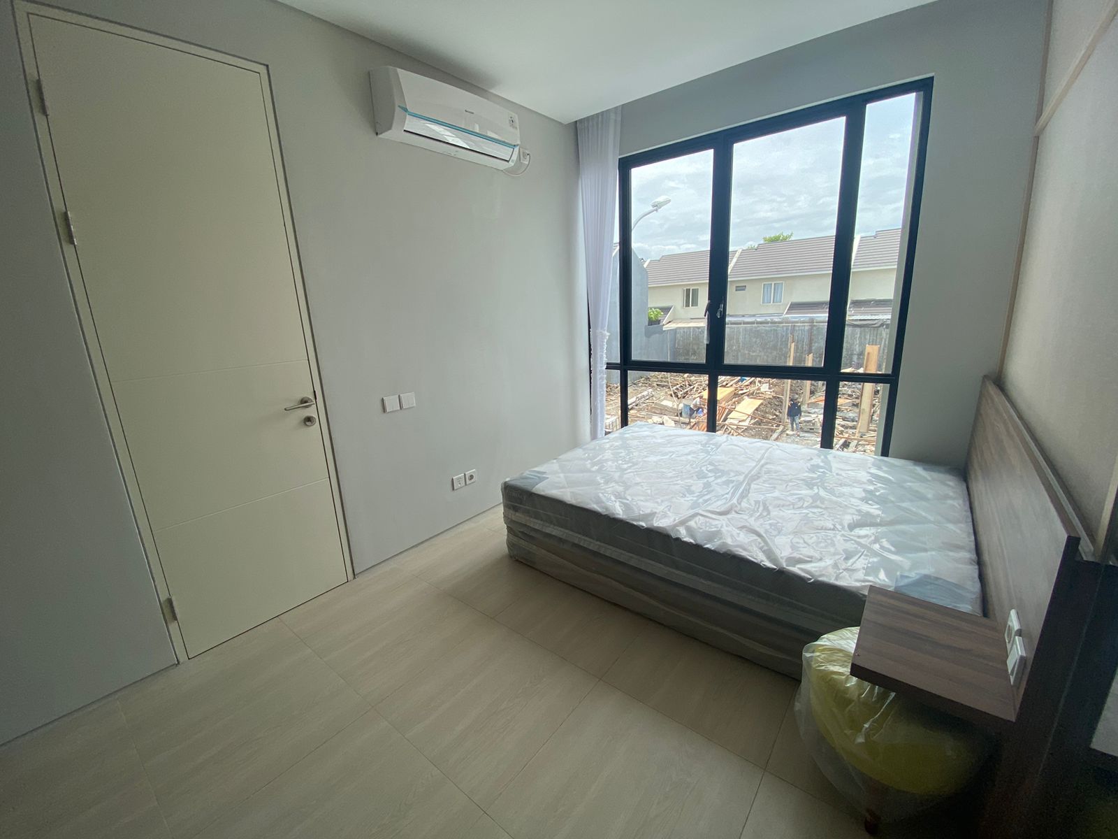 Disewakan Rumah Fully Furnished di Northwest Park Citraland Surabaya Barat - Thumbnail 3