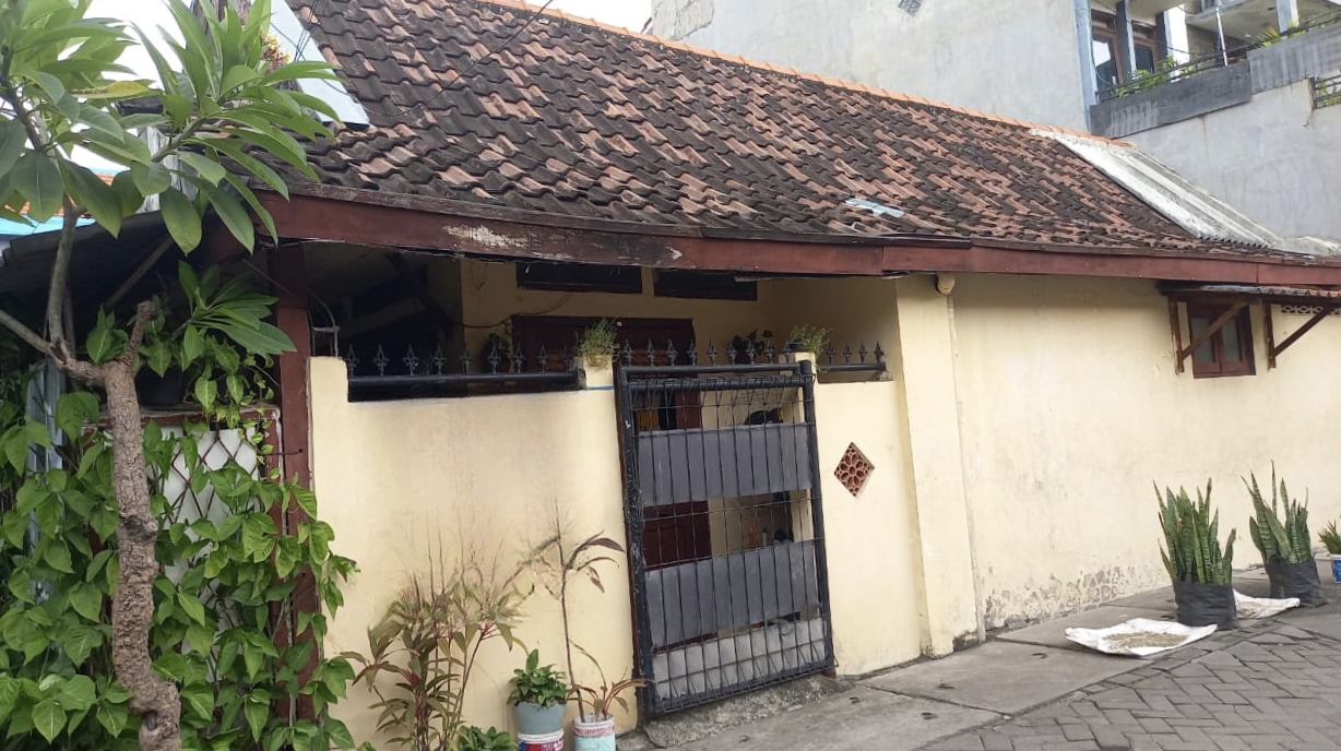 Dijual Cepat Rumah Nyaman di Gubeng Jaya Surabaya Timur - Image 1