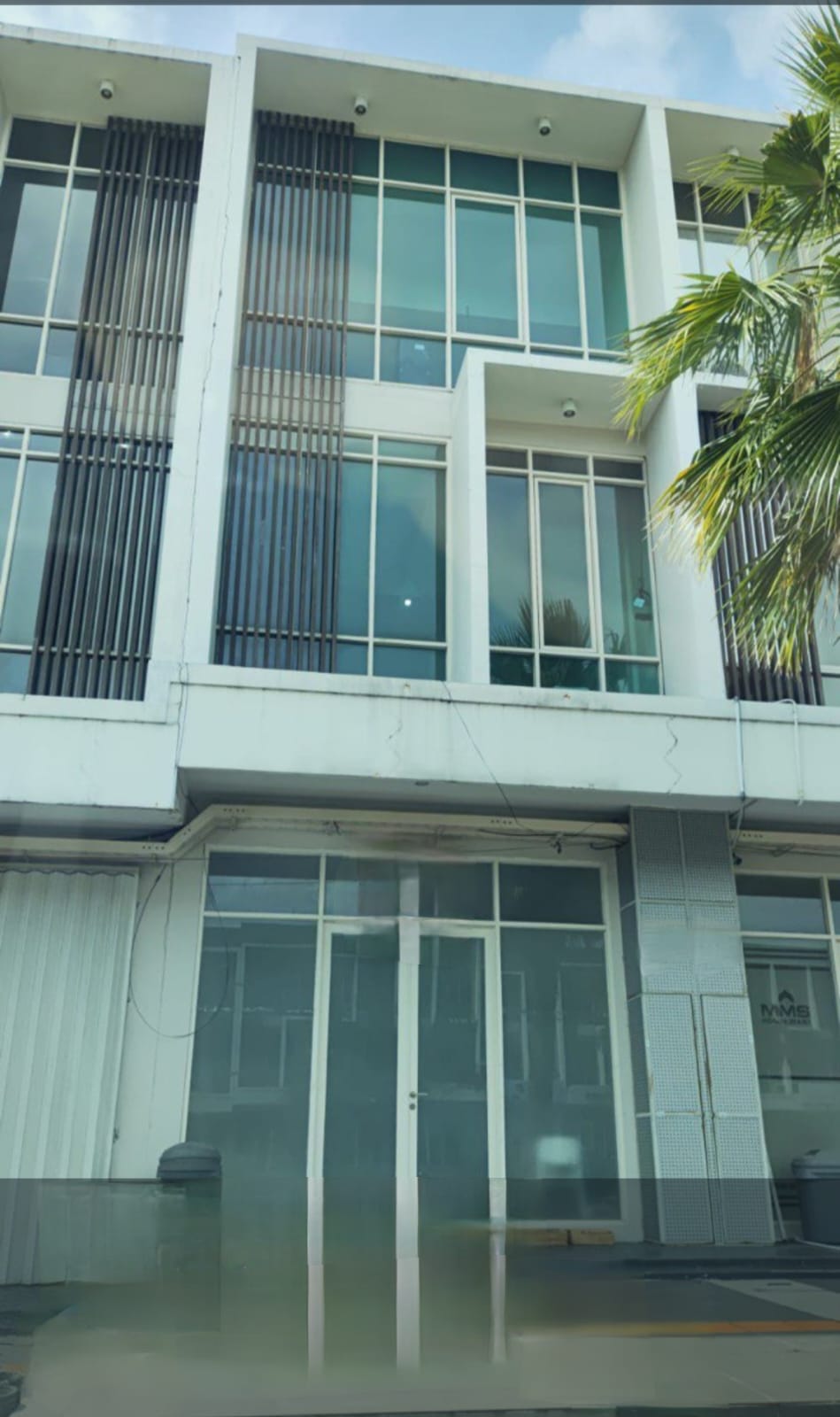 Disewakan Ruko Komersil Area di Northwest Citraland Surabaya Barat - Image 1