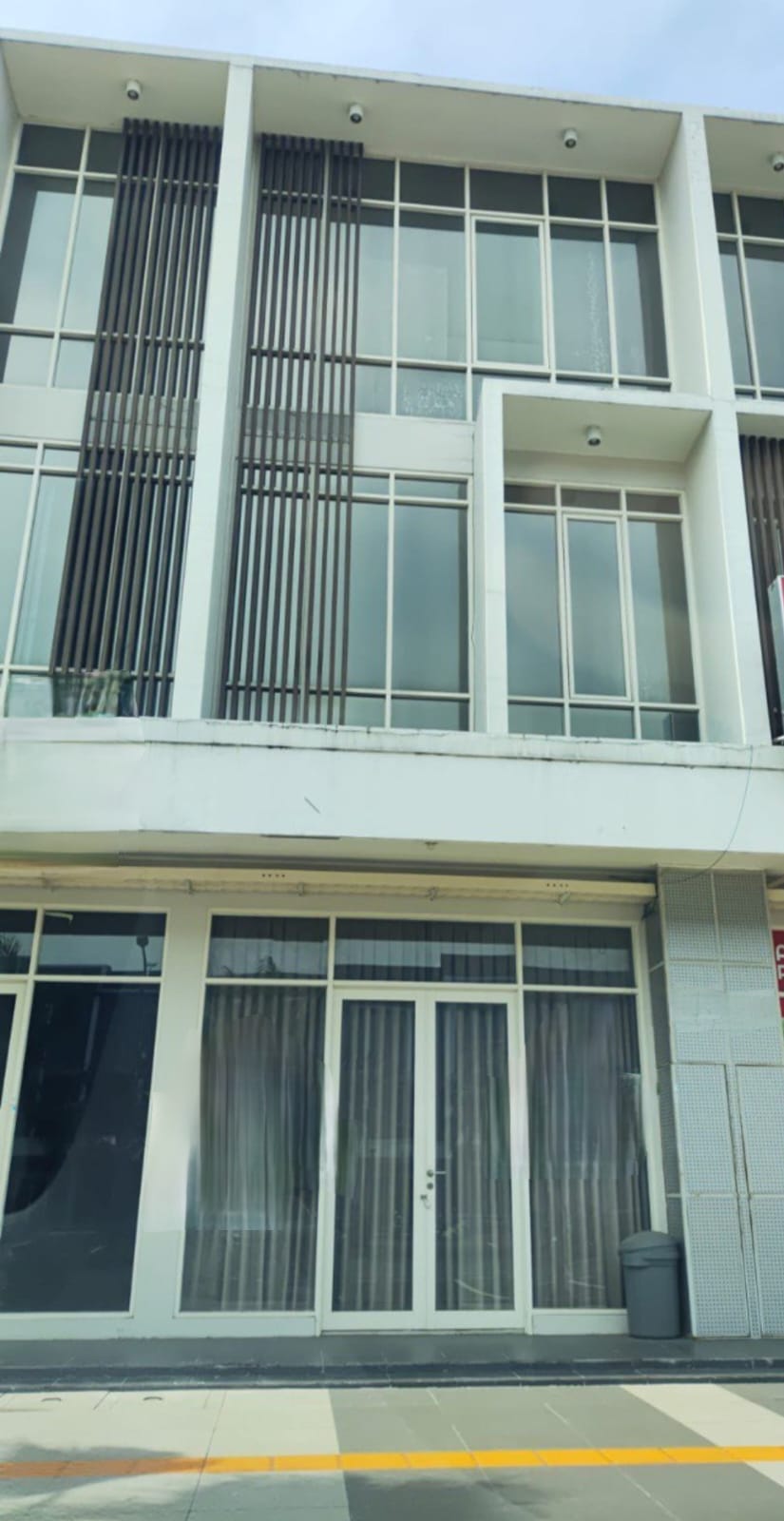 Disewakan Ruko Komersil area Northwest Citraland, Surabaya Barat - Image 1