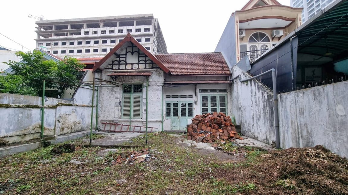 Disewakan Rumah Komersial dan Strategis di Jalan Sumetera Surabaya Timur - Image 1