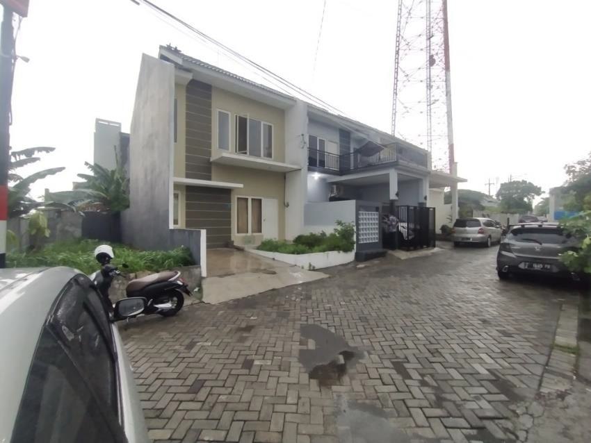 Dijual Rumah Lelang Siap Huni di Green Mansion Regency Surabaya Barat - Thumbnail 2