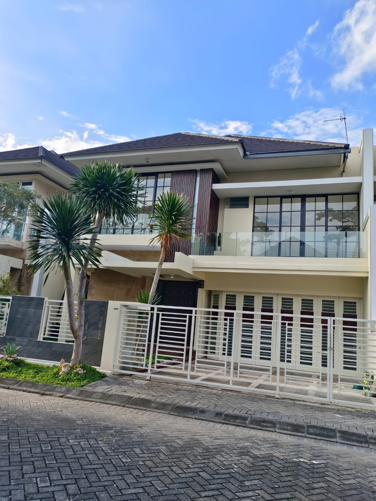Dijual Rumah Minimalis Smart Home Siap Huni di Royal Residence Surabaya Barat - Thumbnail 2