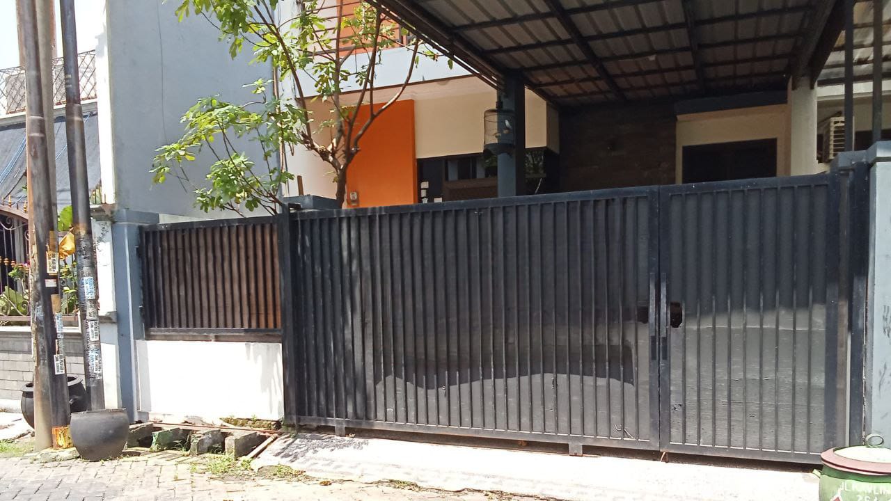 Dijual Rumah Siap Huni Lokasi Jambangan Indah Surabaya Selatan - Image 1