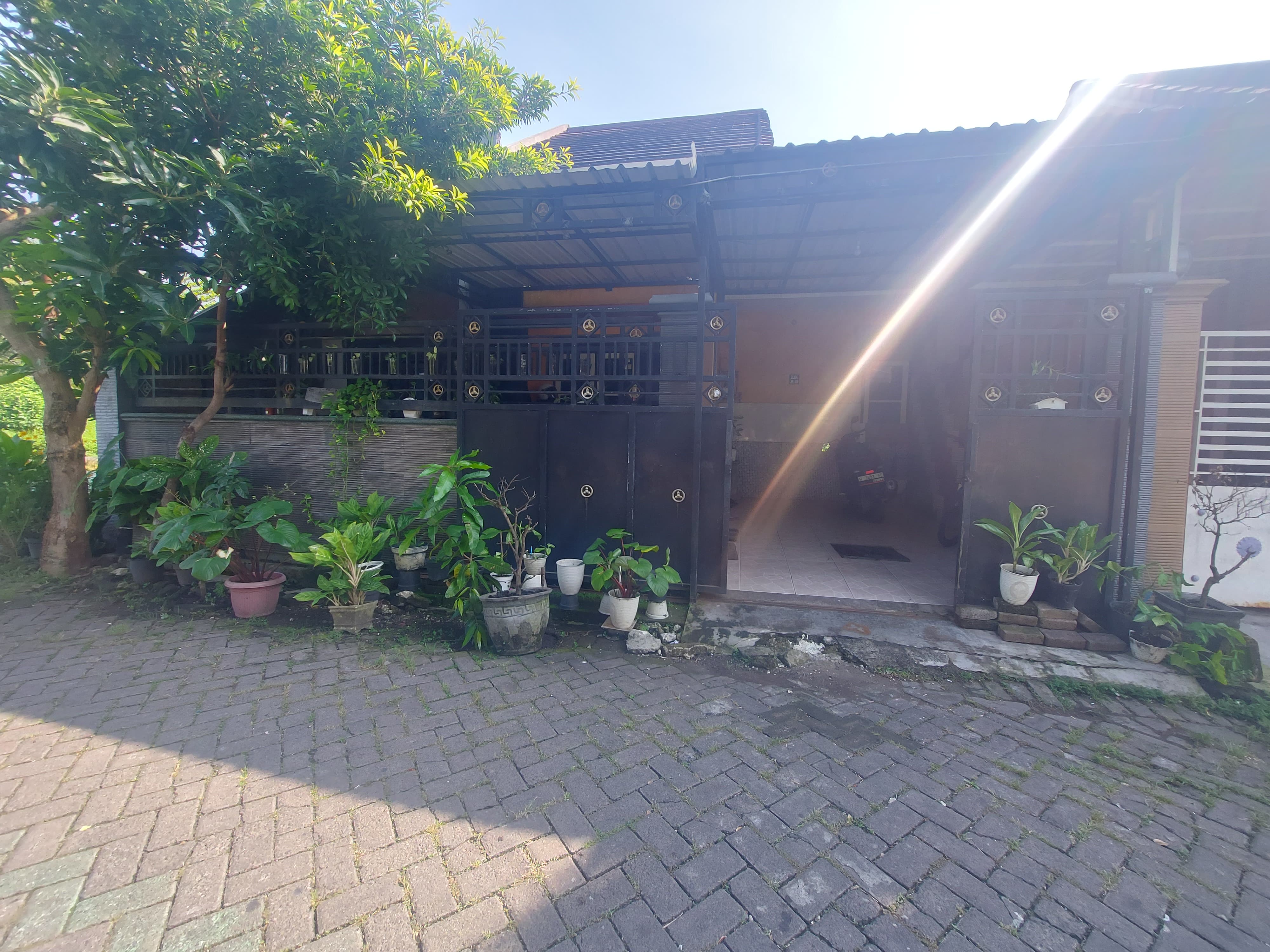 Disewakan/Dijual Rumah Siap Huni Legalitas Aman di Palem Pertiwi Gresik - Image 1