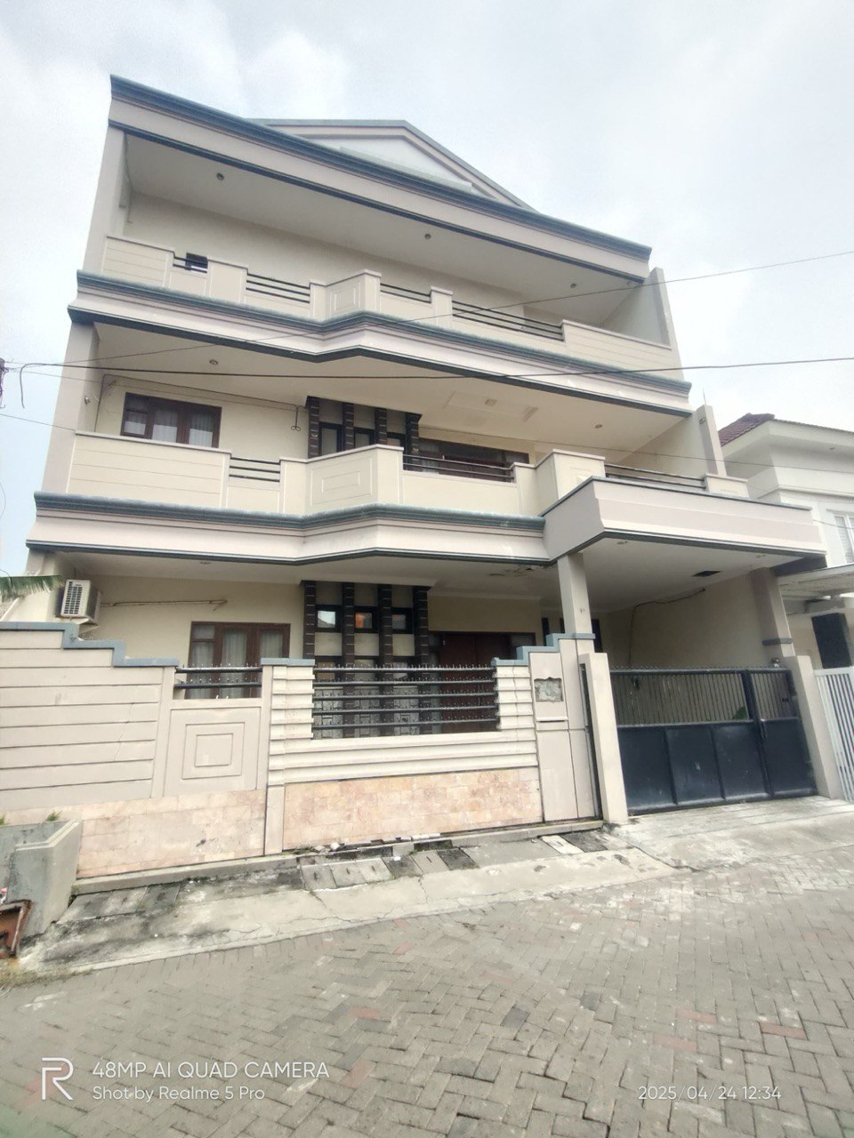 Dijual Lelang Rumah Luas di Sutorejo Utara Surabaya - Image 1