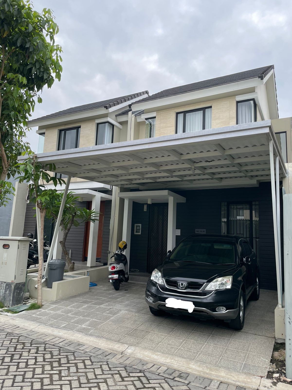 Dijual Rumah 2 Lantai SHM Lokasi Strategis di Citraland Surabaya Barat - Image 1