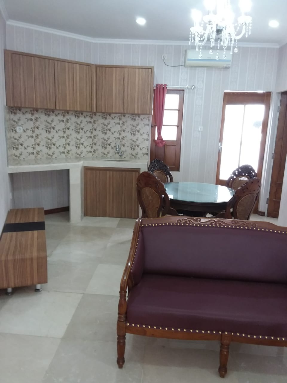 Disewakan Rumah Terawat dan Full Furnish di Kupang Baru Surabaya Barat - Thumbnail 2