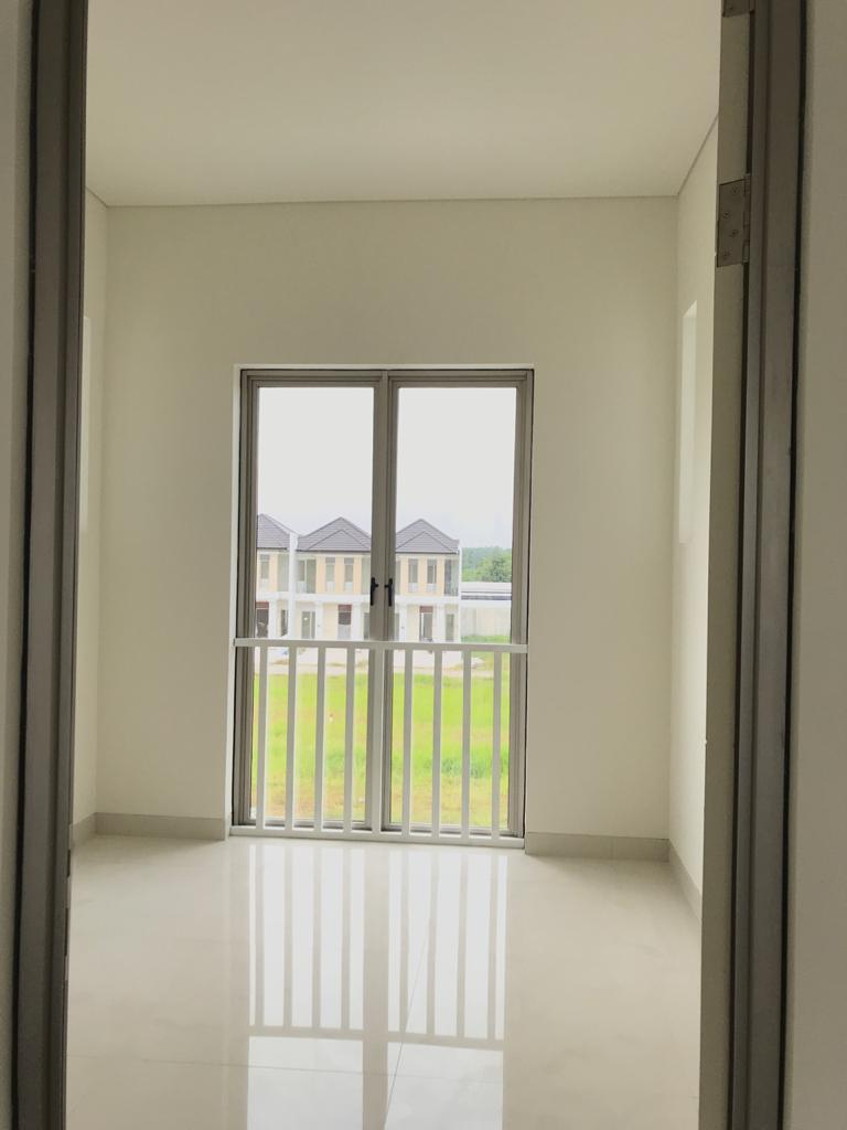 Dijual Rumah Eksklusif Hadap Utara Siap Huni di Greenland Menganti Gresik - Thumbnail 2