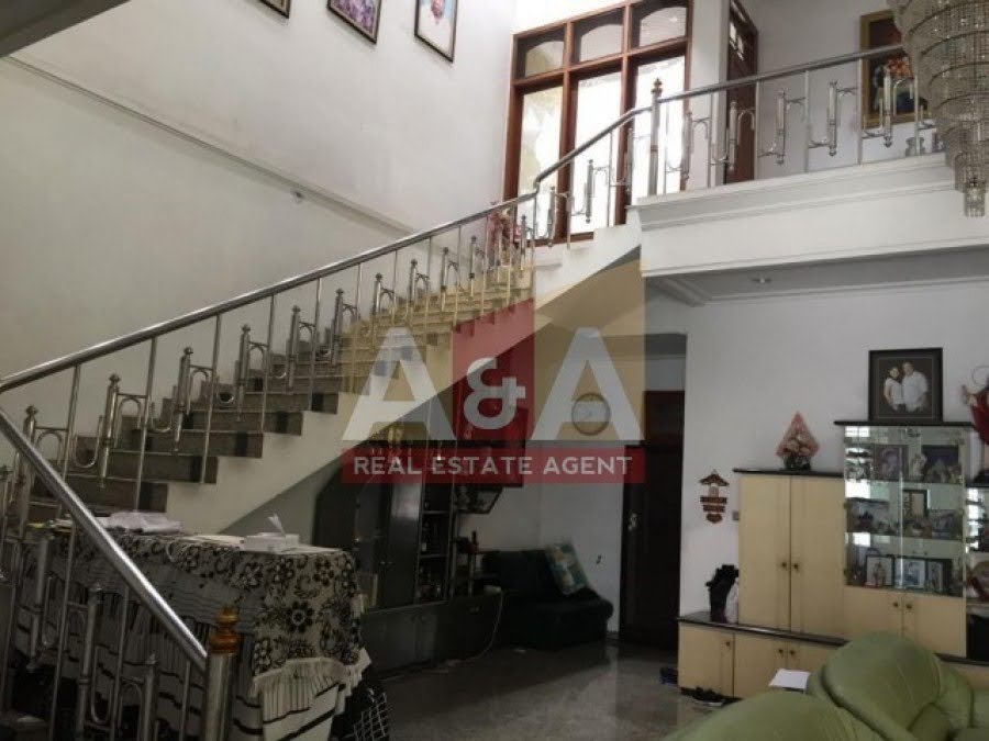 Dijual Rumah Luas di Dharmahusada Indah Surabaya Timur - Image 1