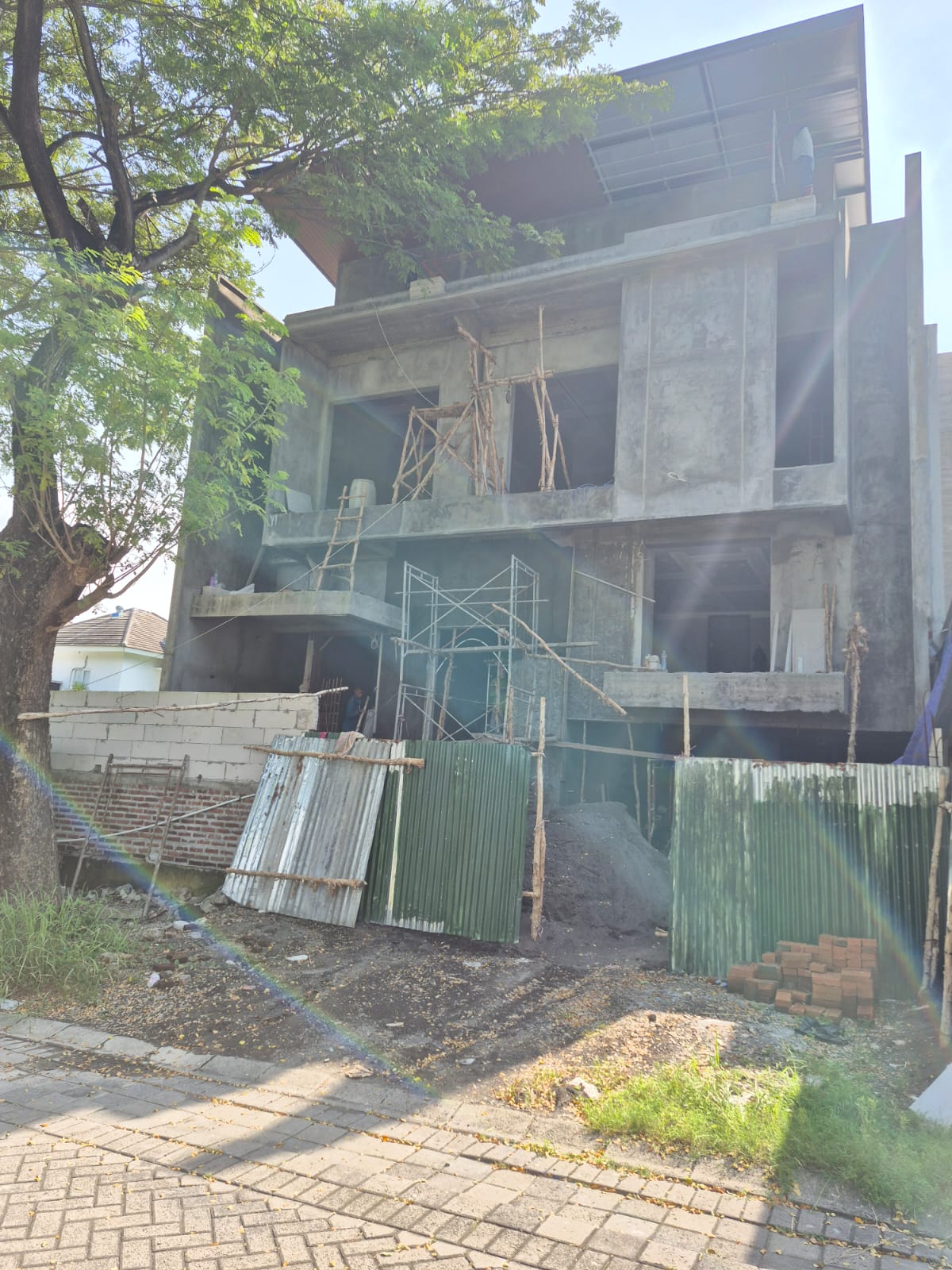 Dijual Rumah Mewah Modern di Woodland Surabaya Barat - Thumbnail 2