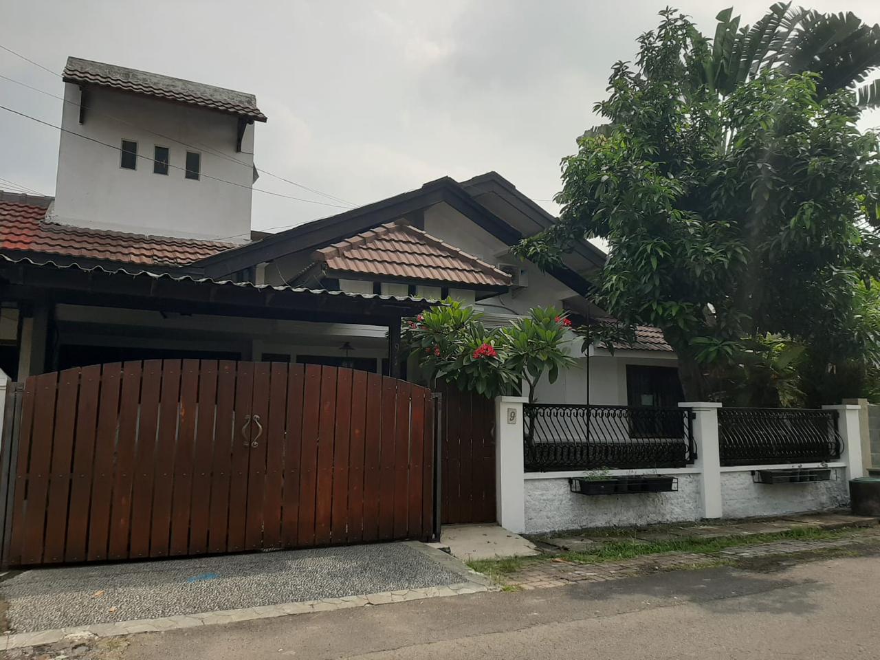 Dijual Rumah Luas Dan Tenang di Pondok Nirwana Akses Mudah MERR di Surabaya Timur - Thumbnail 2
