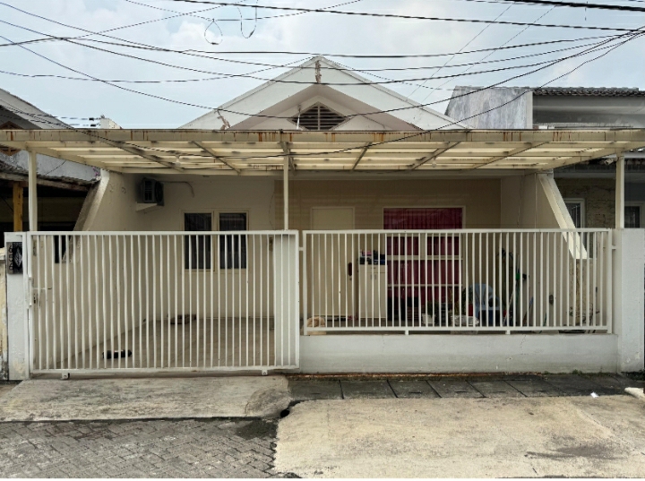 Dijual Rumah Bagus Semi Furnish di Pondok Tjandra Sidoarjo - Image 1