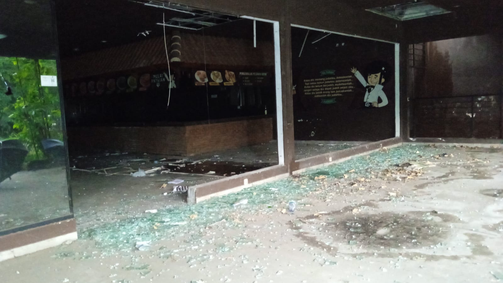 Disewakan Ruko Komersial Strategis di Ahmad Yani di Surabaya Selatan - Thumbnail 4