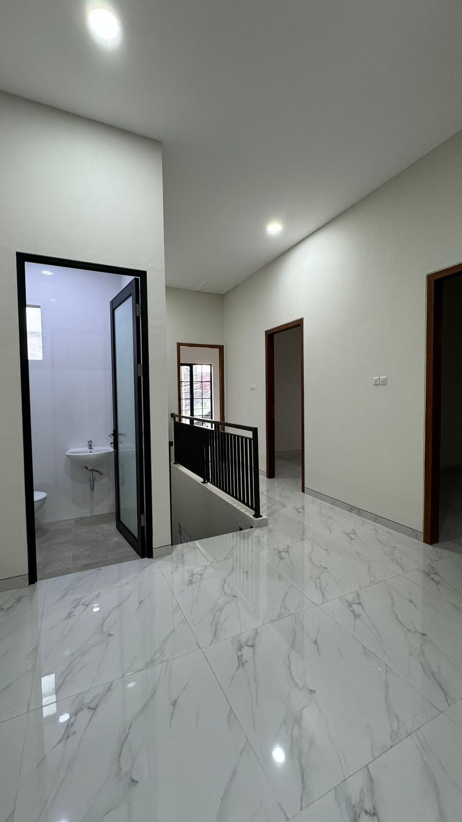 Rumah minimalis Rungkut Asri Tengah Surabaya timur - Thumbnail 2