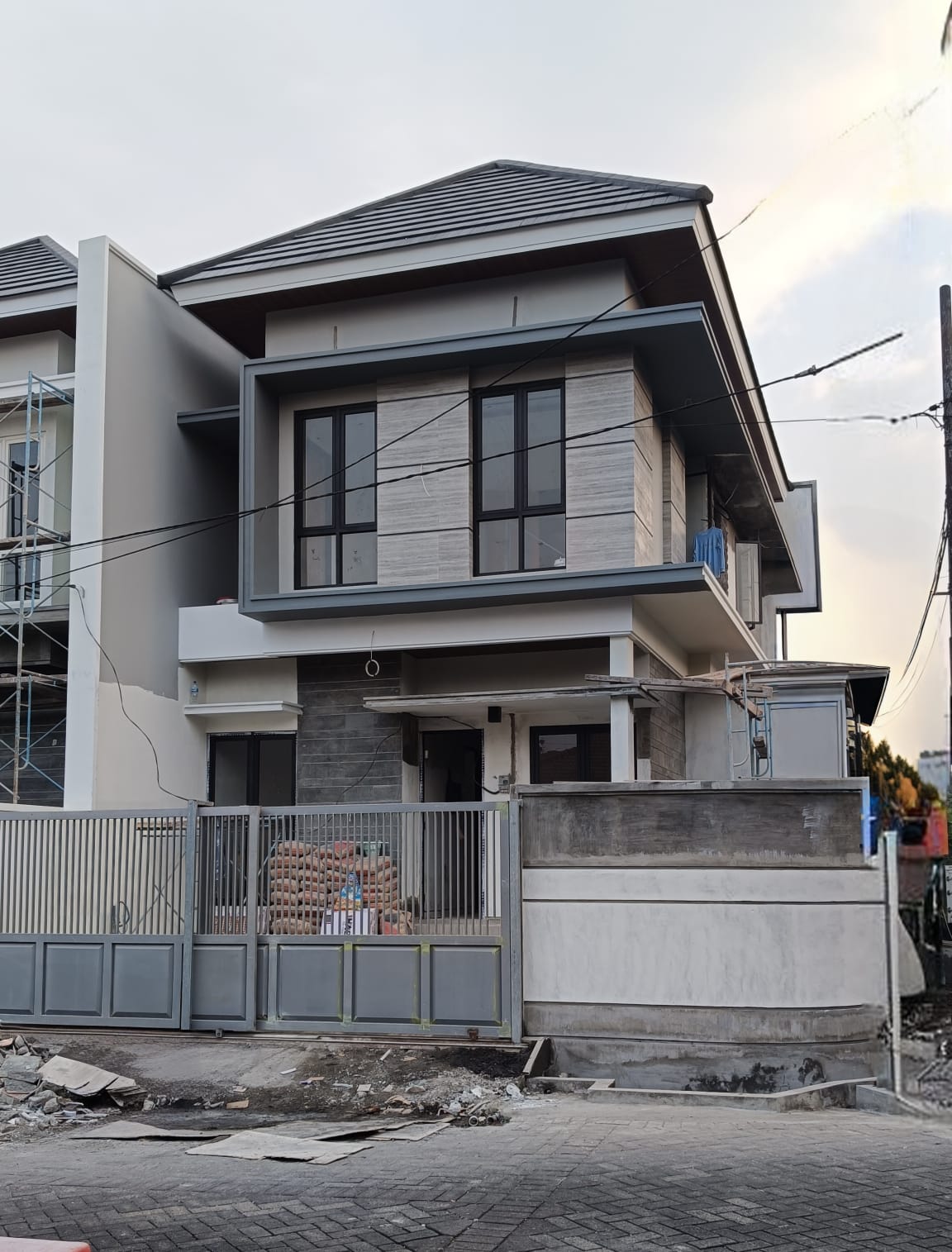Dijual Rumah Baru Modern Minimalis Di Klampis Surabaya Timur - Image 1