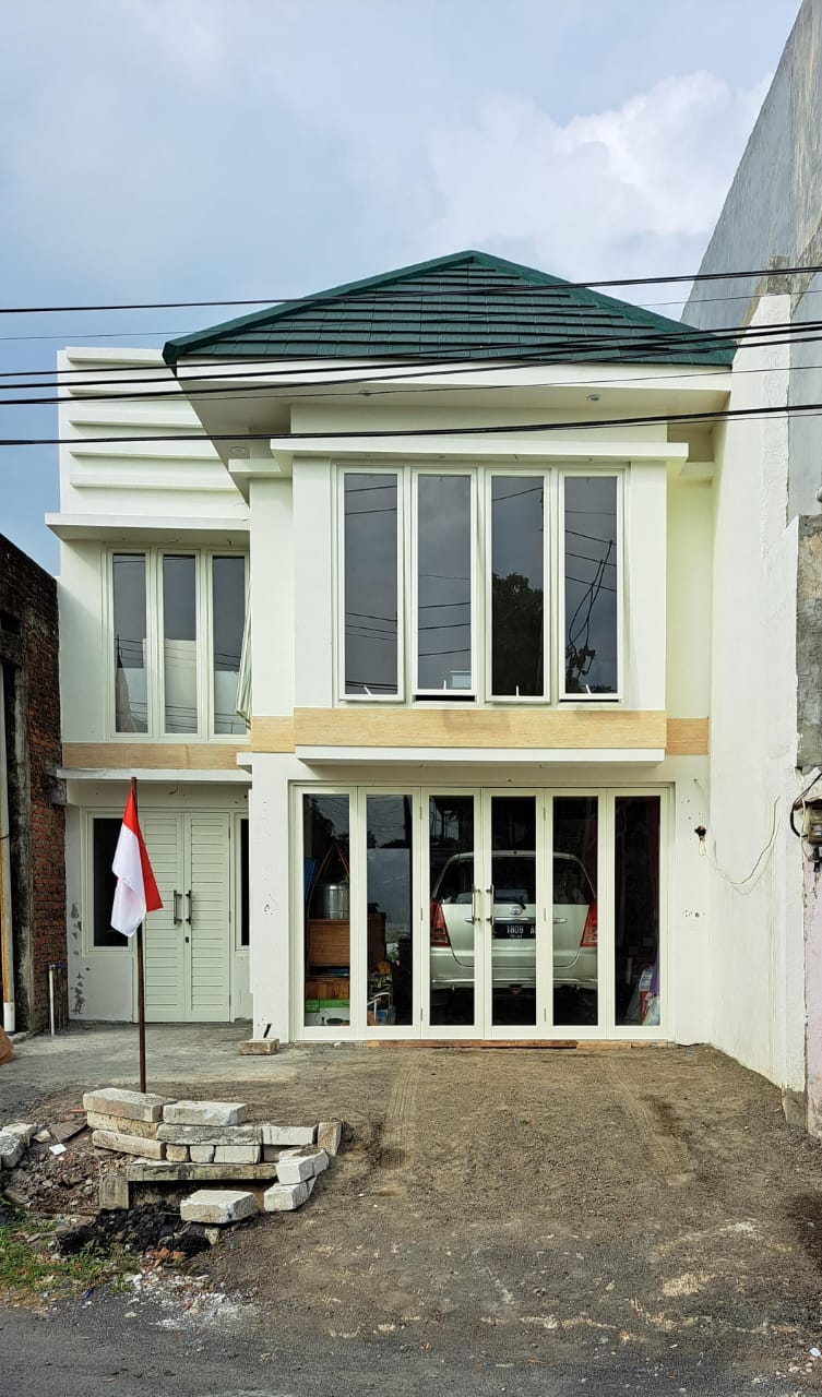 Dijual Rumah Nyaman Dua Lantai Siap Huni di Pakal Surabaya Barat - Image 1