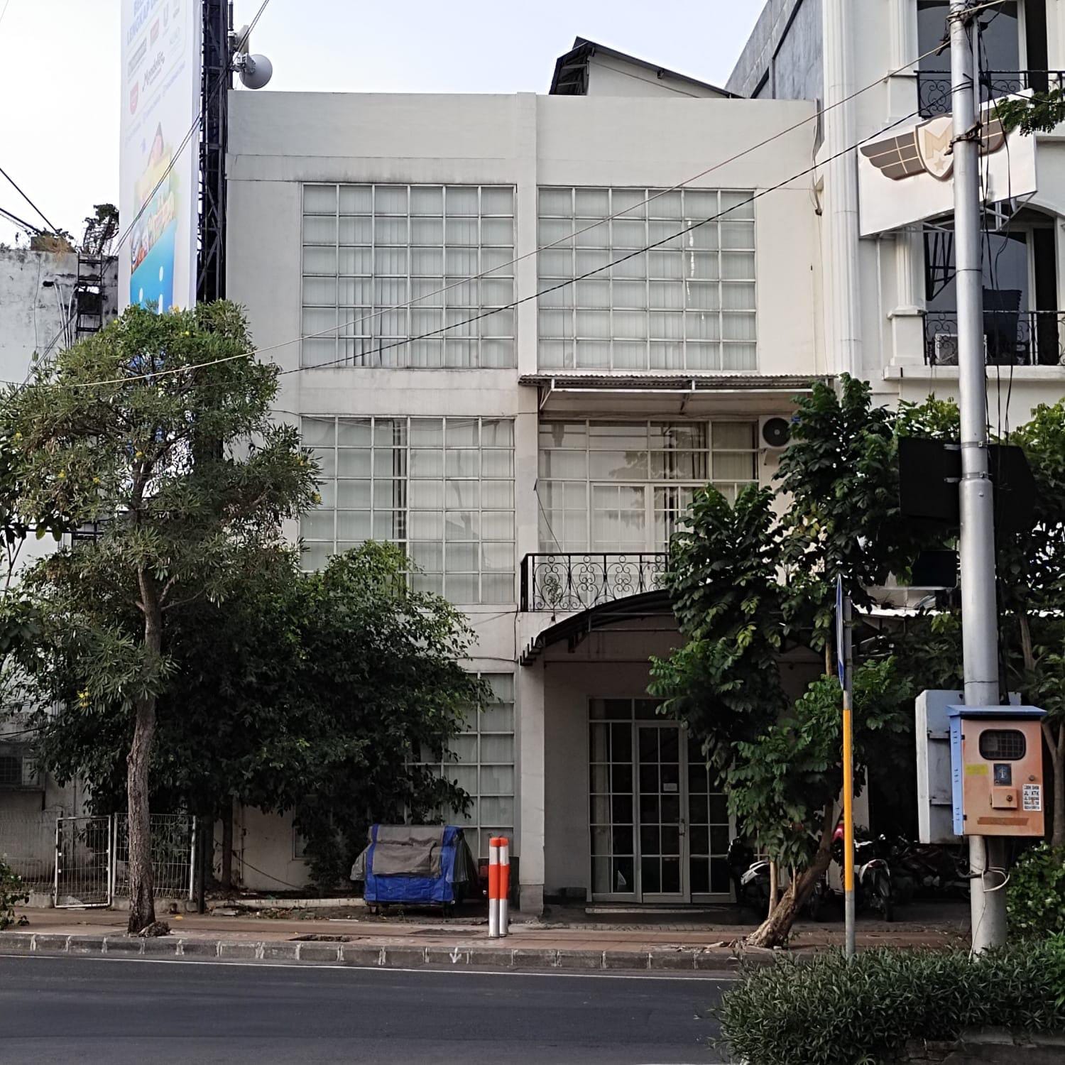 Ruko Dijual/Disewakan Lokasi Strategis di Genteng Kali Surabaya Pusat - Image 1