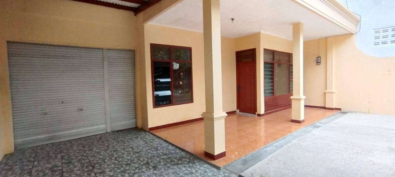 Sewa Rumah Nyaman Siap Huni di Rungkut Asri Surabaya Timur - Image 1