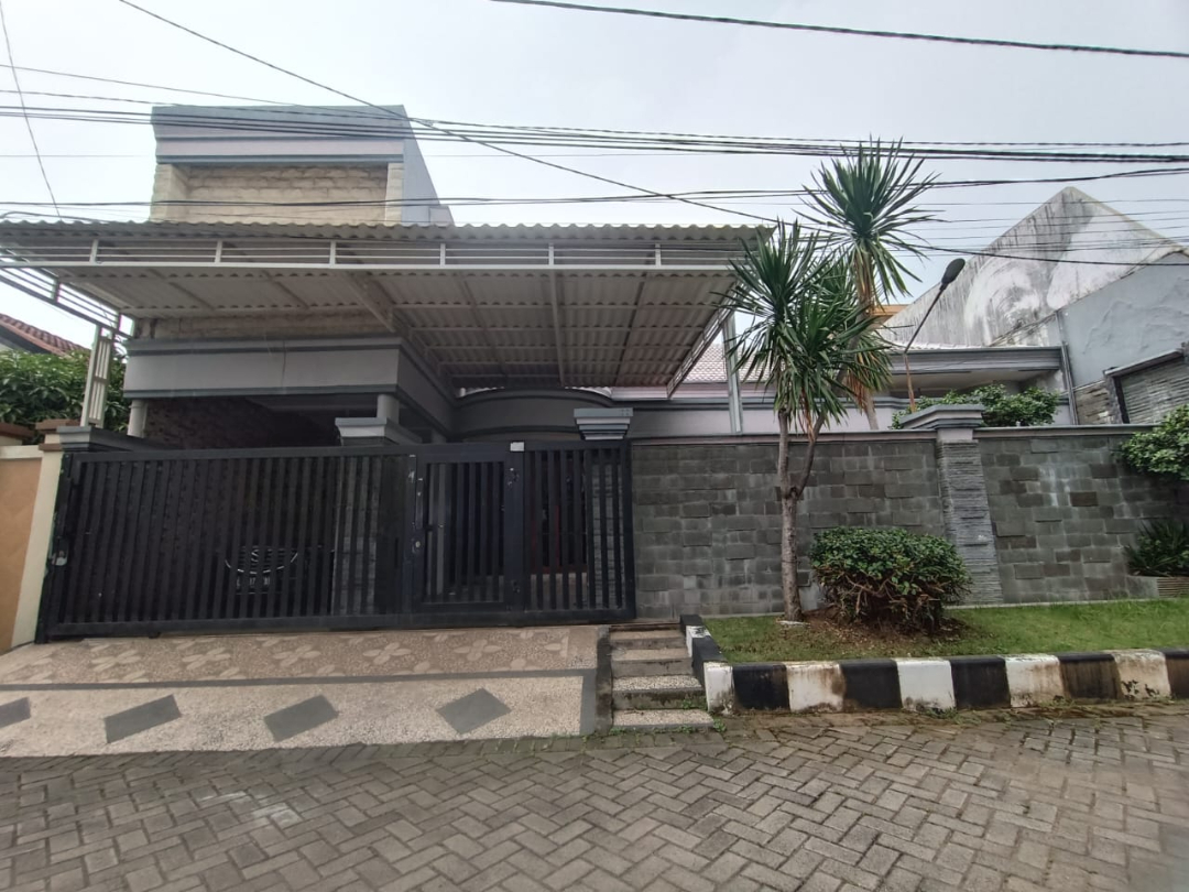 Rumah Dijual Siap Huni Lokasi Strategis Satelit Indah Surabaya Barat - Image 1