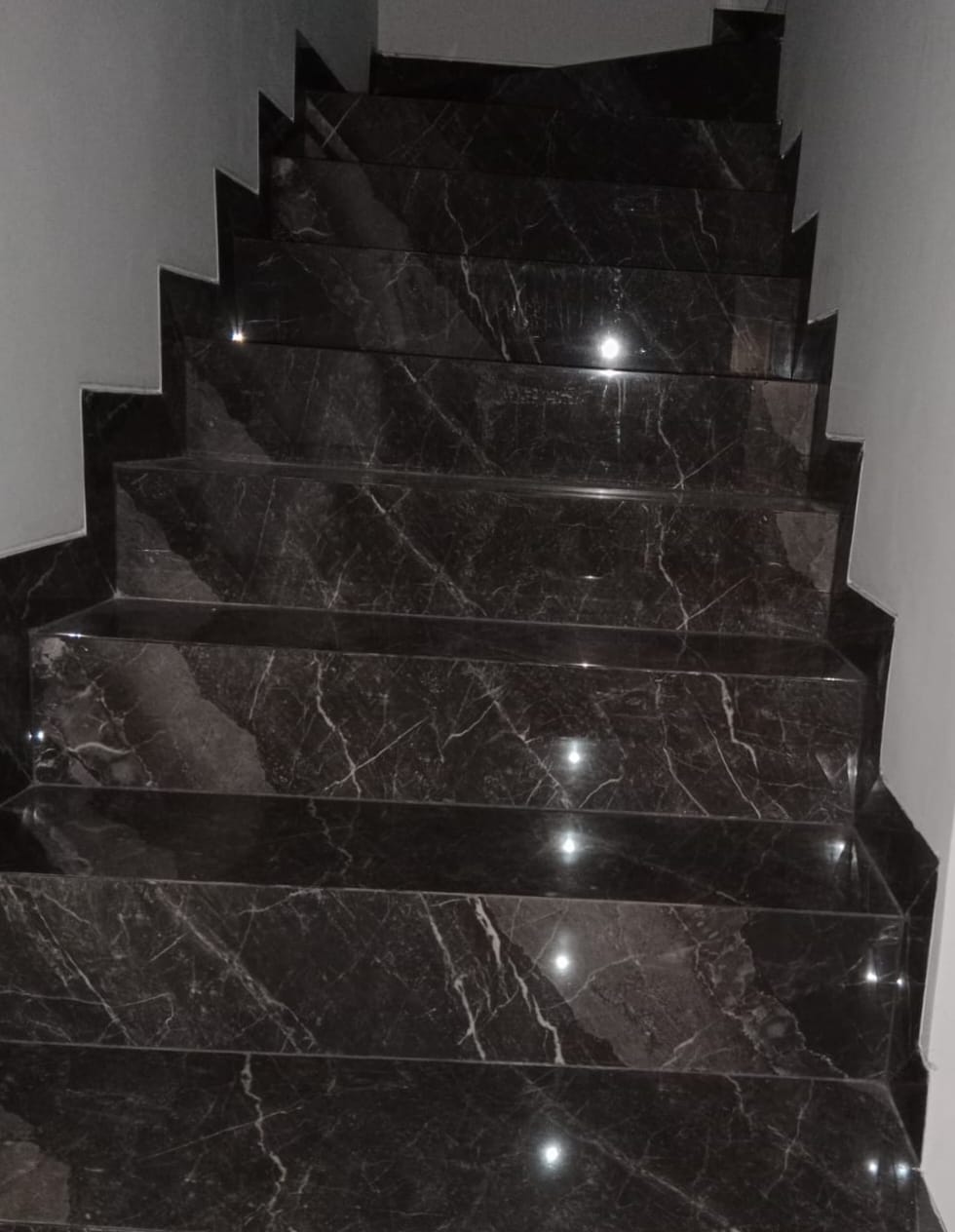 Rumah Dijual Siap Huni Strategis di Pakuwon City Surabaya Timur - Thumbnail 3