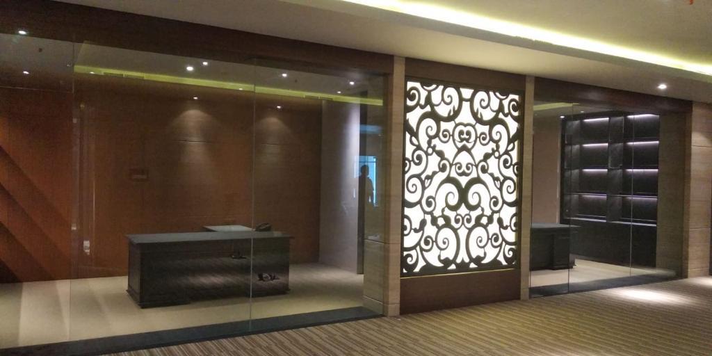 Dijual Kantor Mewah Fully Furnished Lokasi Premium Siap Pakai di Trillium Office Surabaya Pusat - Image 1