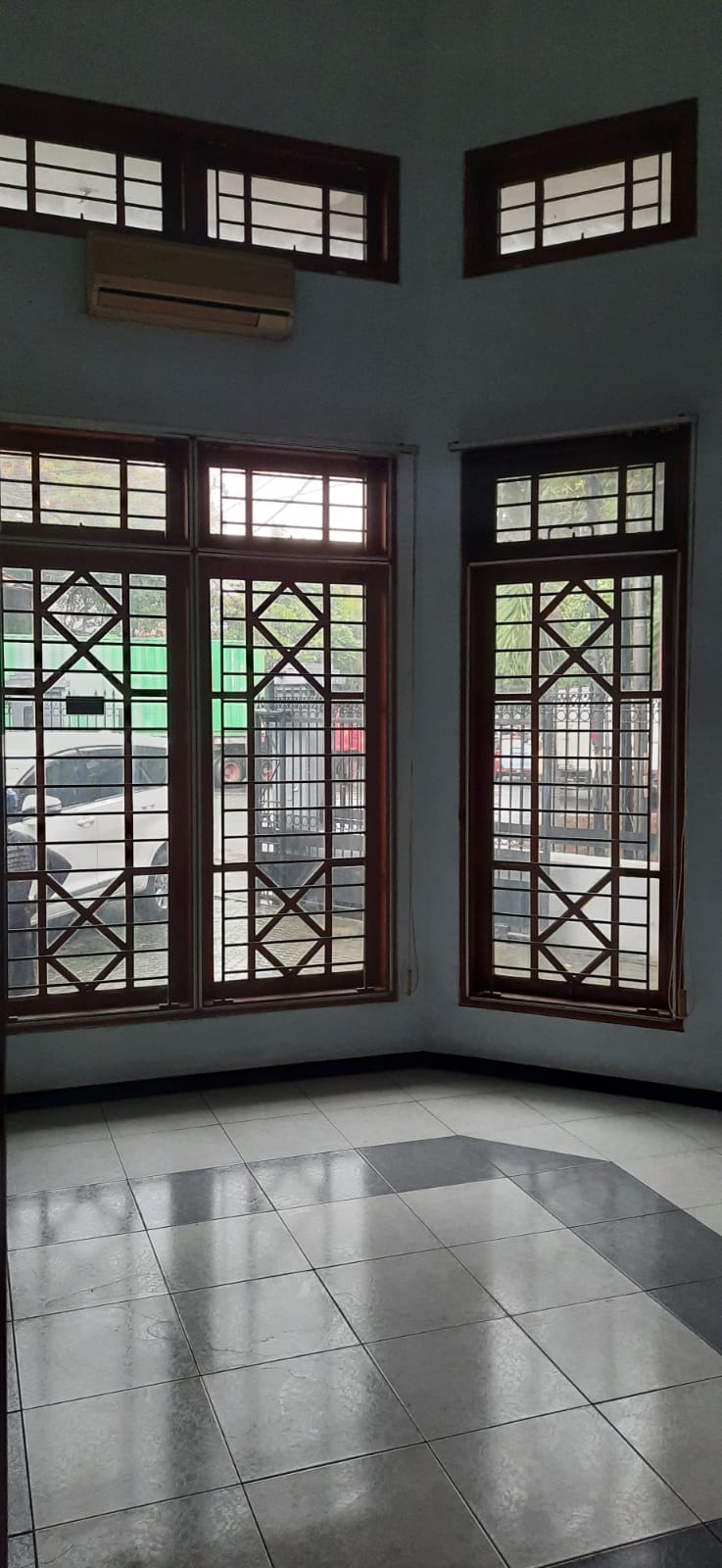 Disewakan Rumah Multifungsi Dekat Pelabuhan Perak Barat Surabaya Utara - Thumbnail 3