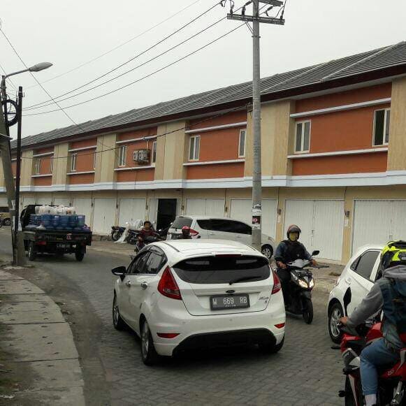 Disewakan Ruko Strategis 2 Lantai Gunung Anyar Sawah Surabaya Timur - Image 1