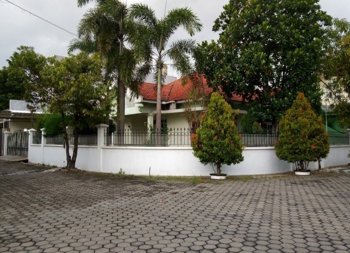 Dijual Rumah Nyaman Kawasan Elit Taman Pondok Indah Surabaya Barat - Image 1