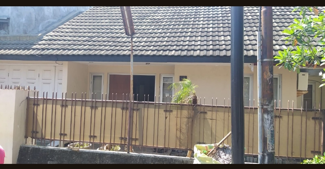 Dijual Murah Rumah Hitung Tanah Gading Indah Utara Surabaya Timur - Image 1