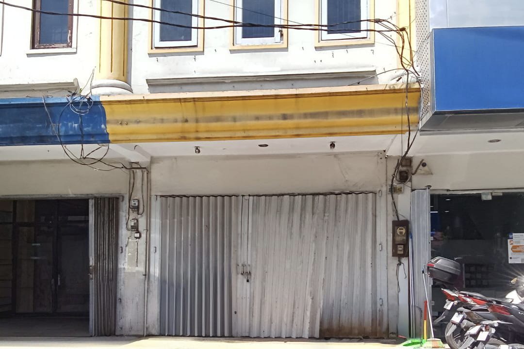 Disewakan Ruko 3 Lantai Strategis Lokasi Perak Surabaya Utara - Image 1